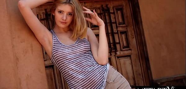 trendsCute blonde teen wants you to watch her masturbate to an orgasm